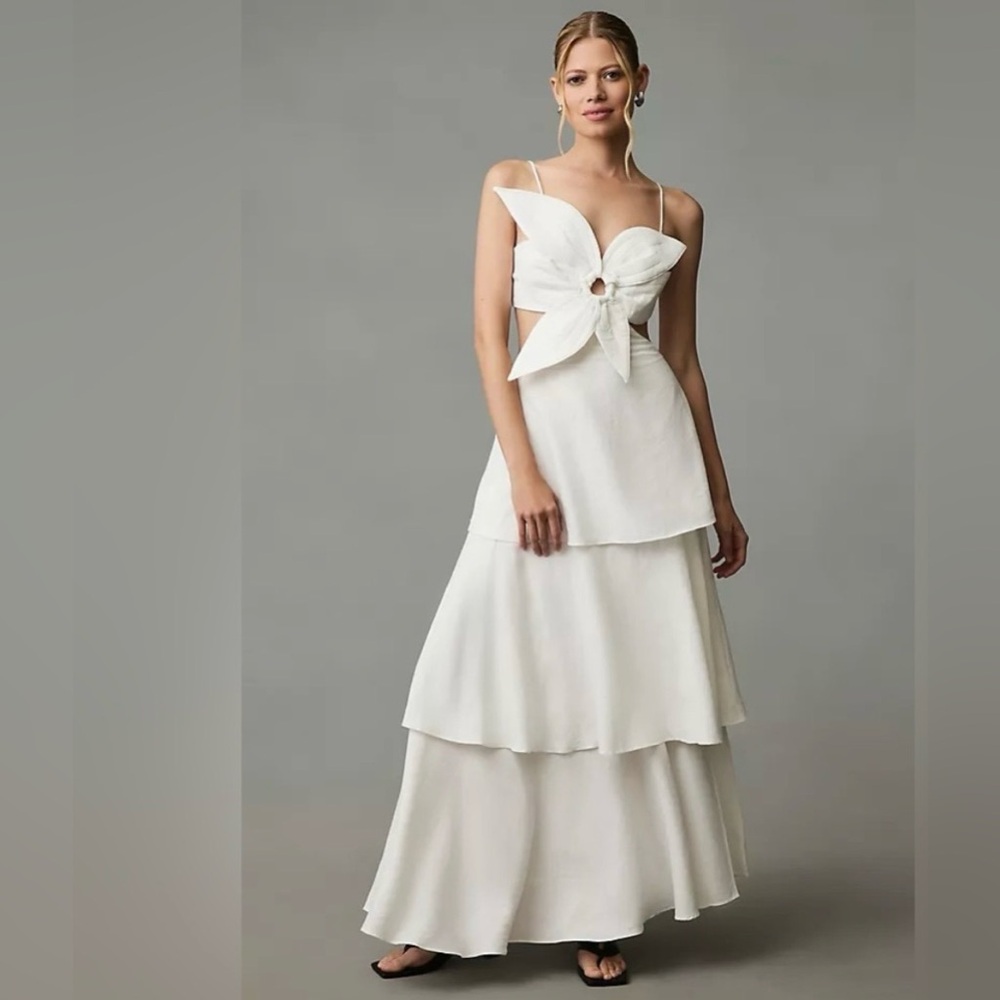 NWT Farm Rio Stunning White Layered Dress with flower Detail Retails $285